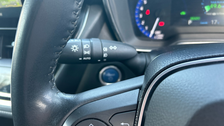 Toyota Corolla 1.8 VVT-i Hybrid Icon Tech 5dr CVT Hybrid Hatchback